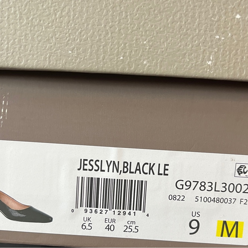 Franco Sarto Jesslyn Leather Block Heel Pumps -9 - Picture 4 of 4